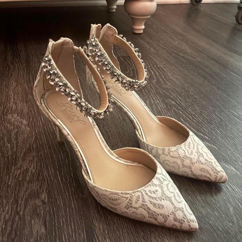 Badgley-mischka Women's Cream and White Footwear